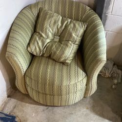 Spinning Living Room Chairs 