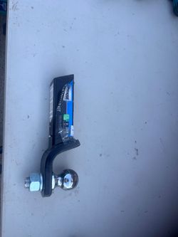 Trailer ball hitch