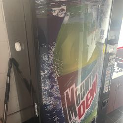  Dixie Narco 501E Mtn Dew soda vending machine.