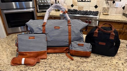 NEW 4 Piece Travel Bag Set Black White Stripe