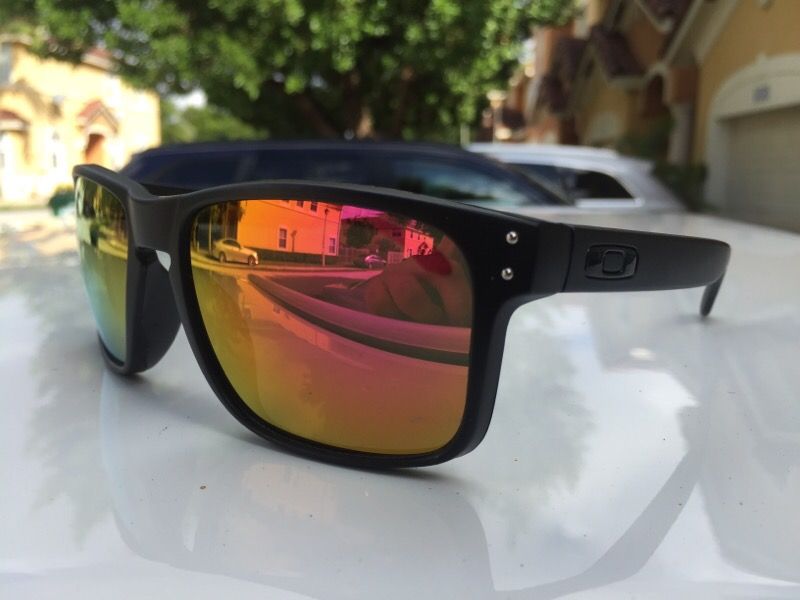 Oaklys sunglasses