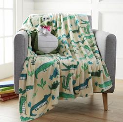 Crocodile Huggable Friend & Throw Set