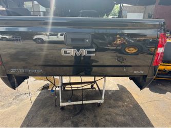 2015 GMC tailgate