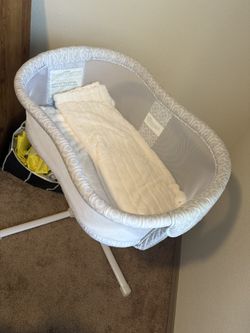 Swivel Bassinet