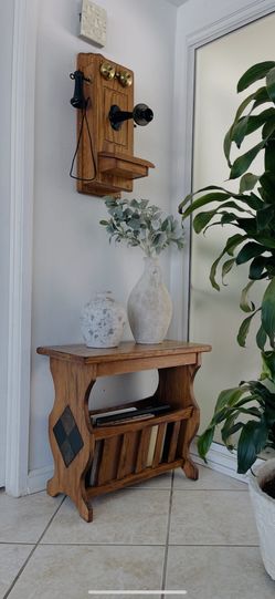 Corner Table