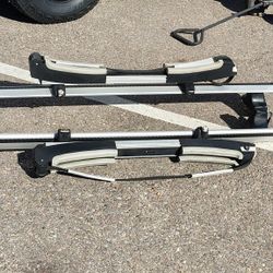 Thule Wingbar Evo Crossbar & Roof Rack with Thule SUP Taxi XT 810xt Surfboard Rack - Paddle Board Longboard Kayak Snowboards