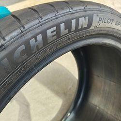 MICHELIN PILOT SPORT 4S 305-30-20 VERY GOOD THREAD ONLY ONE TIRE
