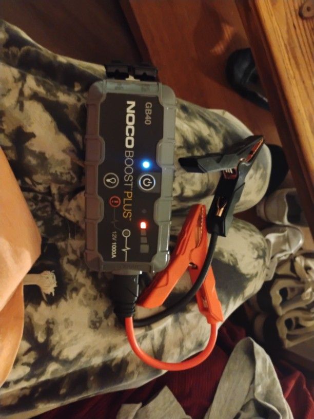 Nico Boost Plus 12 Volt Battery Jumper/Flashlight/ Powerbank