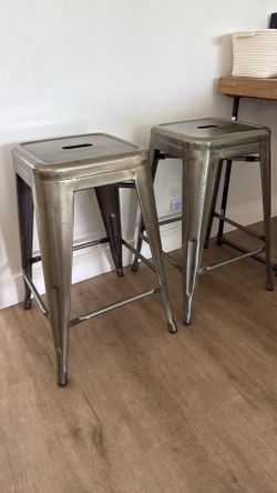 Set of two barstools.