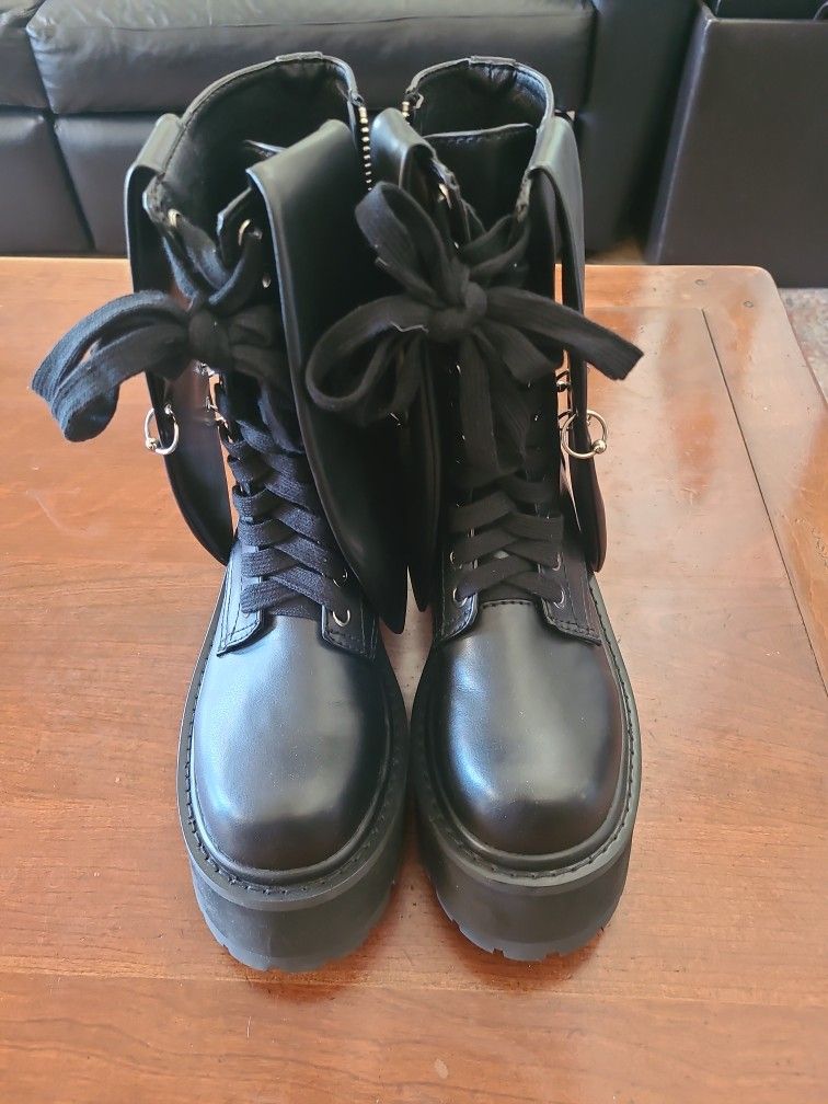 Current mood Women's Size 9 Black Platform Boots New
