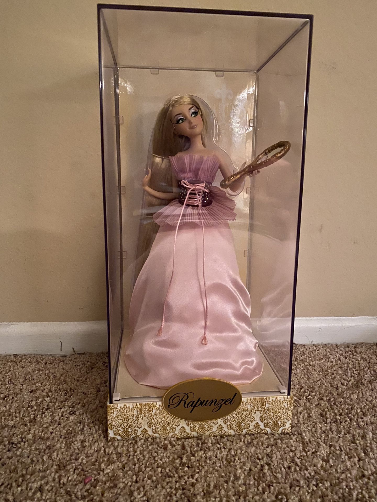Lowing price!!!Disney Rapunzel Limited Edition Designer Doll - -