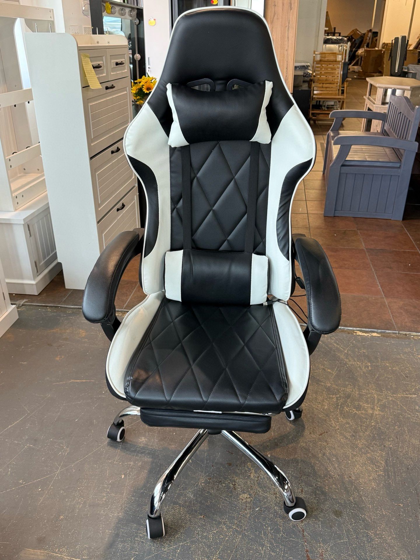 Gaming Chair, Computer Chair with Footrest and Massage Lumbar Support, Ergonomic High Back Video Game Chair with Swivel Seat and Headrest 💰80$