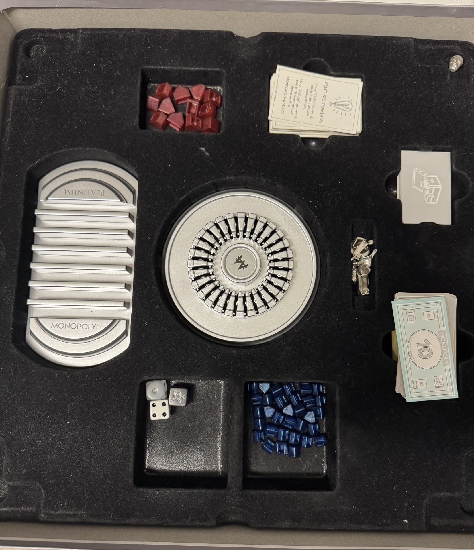 Monopoly Platinum Edition (2010) – Adult Collectible – Complete, great shape