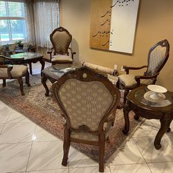 Antique Looking Table With 4 Chairs. 