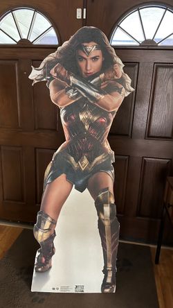 Wonder Woman Justice League Life-Size Cardboard Cutout