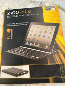 I pad holder with full key board NEW!