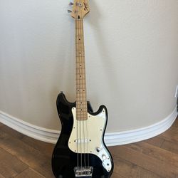 Squire Bronco Bass Guitar-Affinity Series