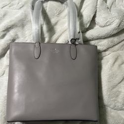 Kate Spade Leather Purse. 