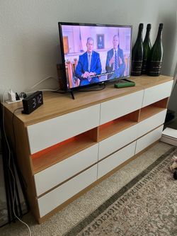 9 Drawer Dresser With LED Lights