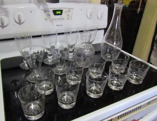 Lot of 17 Beautiful Floral Etched Crystal Wine Drinking Glasses & 2 Vases