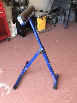 Woodworking power roller stand
