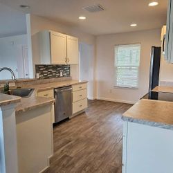 Charming Citrus Floorplan in Oxford Oaks a gated family community
3-bedroom, 2-bathroom home with new flooring. 