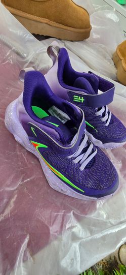 Nike little girl shoes
