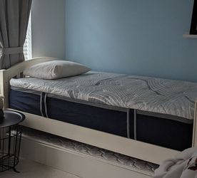 Single bed with trundle