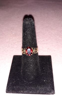 2ct. Garnet ladies ring