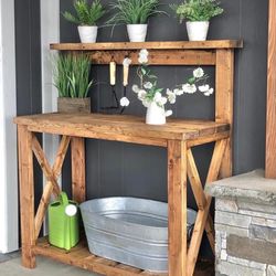 Custom deck balcony backyard landscaping succulent hanging planter vertical garden bed trellis cedar redwood 