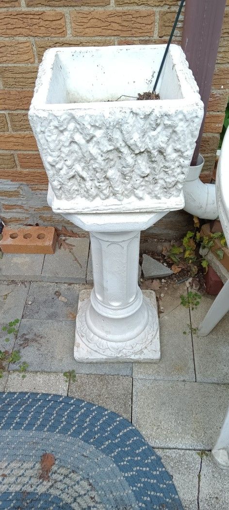 Cement Flower Pots And Pedestal