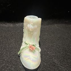 Fenton white pearl adolescent rose with rose and bow shoe