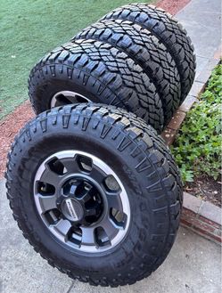 Ford f250 wheels and tires 285/75/18
