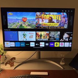 LG 32” 4K UHD Smart Monitor w/ webOS – Like New