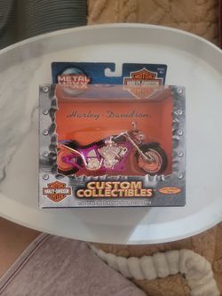 Softail Deuce 1:17 Scale HARLEY DAVIDSON Custom Collectibles Spin Master NEW