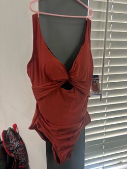 DKNY ONE PIECE BATHING SUIT