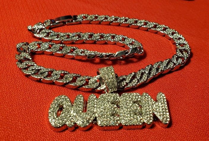 Brand New Womens Mens Hip Hop Iced Out Bling QUEEN Pendant Necklace