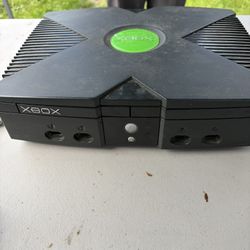 Original Xbox Console Bundle w/ 3 Controller, cords