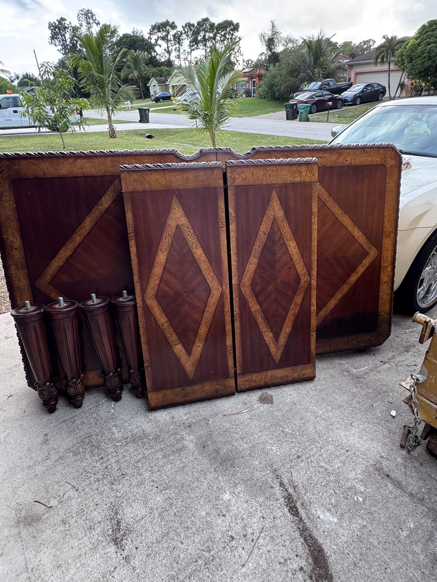 Solid Wood Luxury Dining Table – Ornate Carved Base & Inlay Top