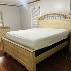 5 Piece Bedroom Set Including Dresses, bed  Frame , And Chest $1500