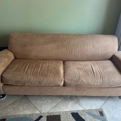 Sleeper pullout couch