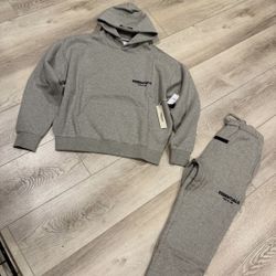 Essential Sweatsuit 