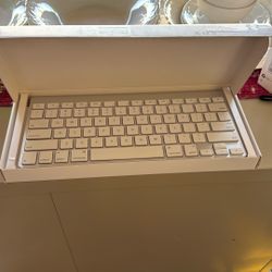 Apple Keyboard