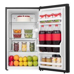 Hisense 3.3-cu ft Mini Fridge (Black) ENERGY STAR