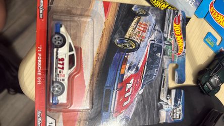 Hot Wheels Premium '71 Porsche 911 Die-Cast