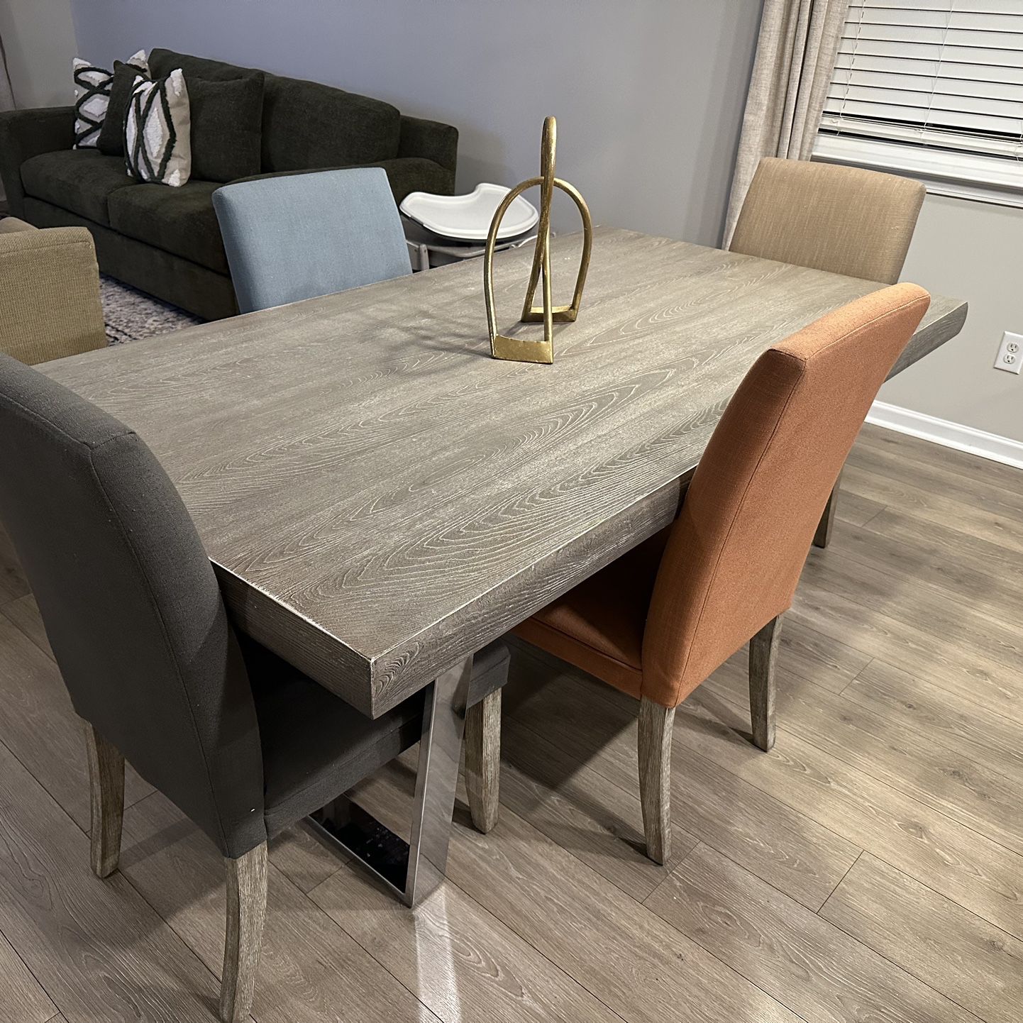 Dinning Table With 4 Chairs 