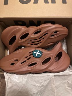 Yeezy foam runner