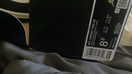 Jordan 1 mid se summit white/black lucky green black Summit noir
