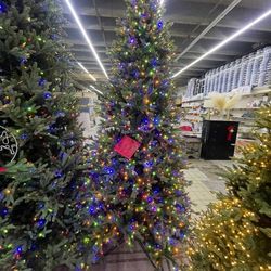 HURRY UP!! 9FT CHRISTMAS TREE BIG DISCOUNT