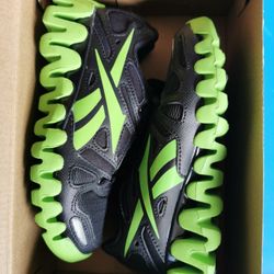 reebok boy sneakers, running shoes, size 10.5